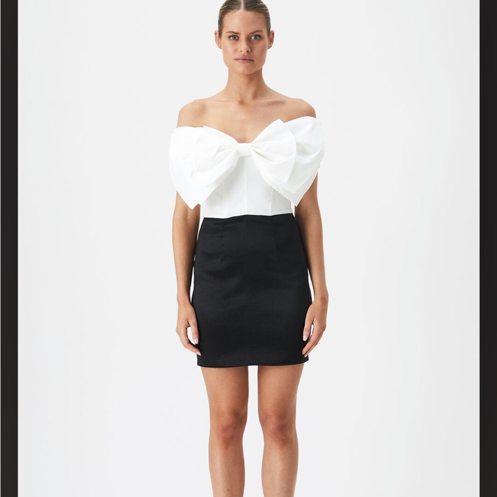 Bardot MINI BOW DRESS IN WHITE/BLACK size 6 NWT